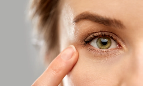 Tricks zur Verbesserung des Hautzustands im Augenbereich